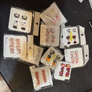 Set of 10 Girls Cute Press-On Nail Set – Pink, Black, White, Orange